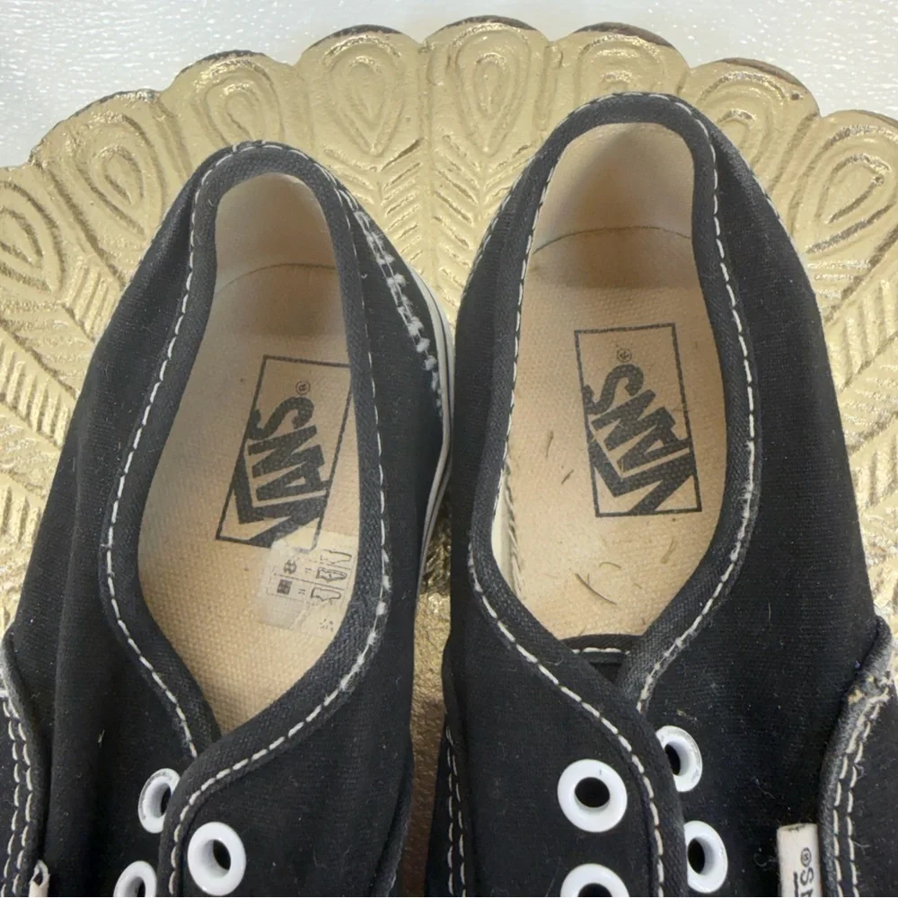 Vans Off The Wall Kids‎ 2.5 Black Canvas Slip On Sneakers
